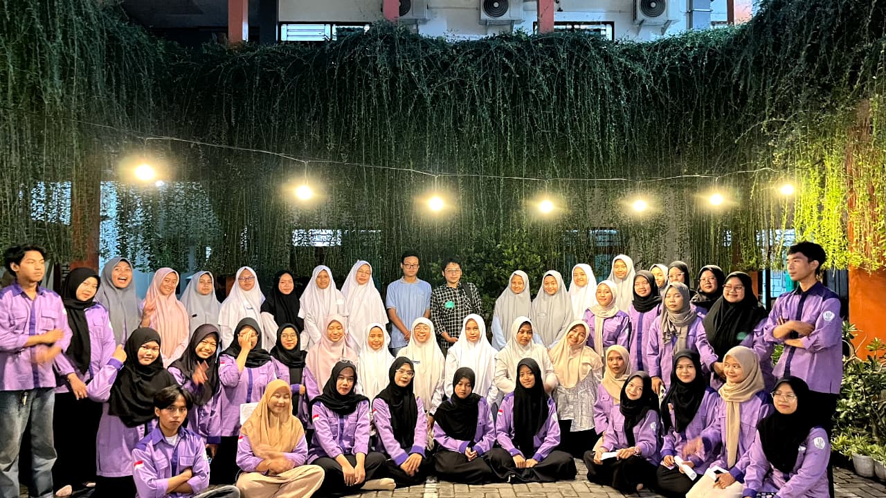 Ajak Siswa Miliki Kesadaran Ekologis, Mahasiswa UIN Gelar Pelatihan di SMA IT Nur Hidayah